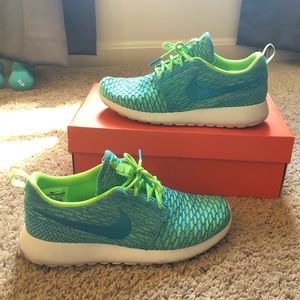 Nike Flyknit Sneakers